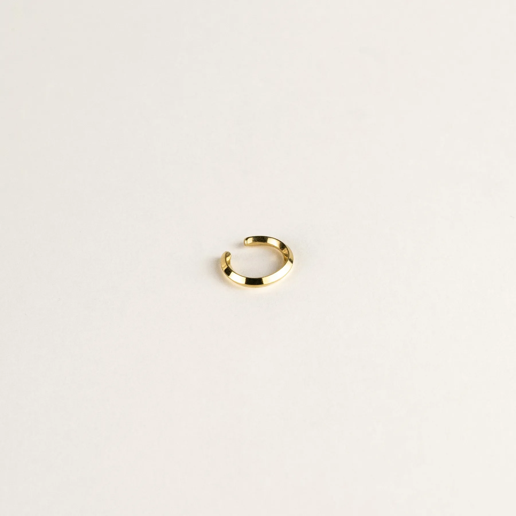 cape_gold_vermeil_ear_cuff_0.webp SarahBijoux Cape gold vermeil ear cuff