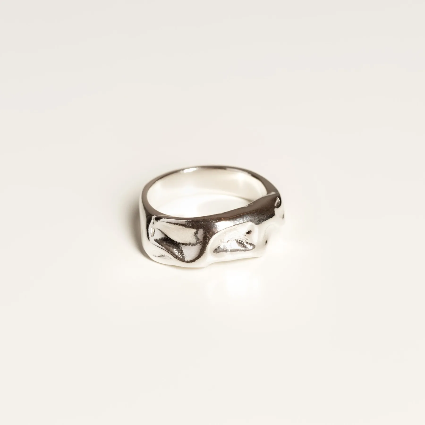 crisp_ring_0.webp SarahBijoux Crisp Ring