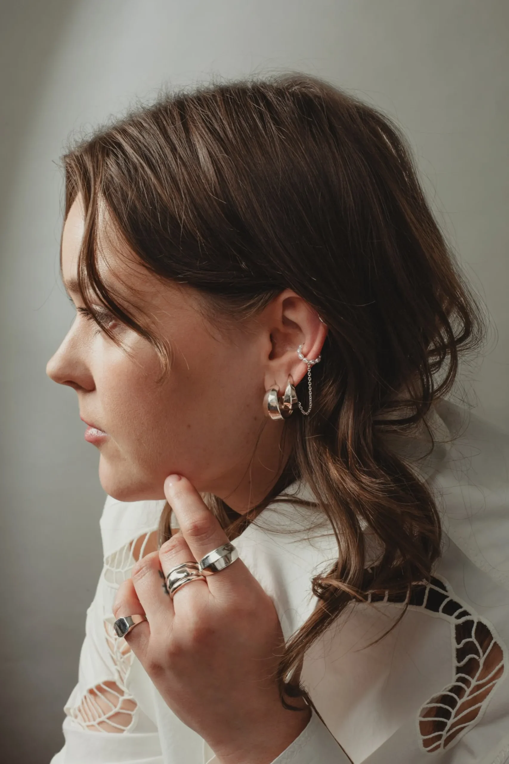 ear_cuff_with_chain_2.webp SarahBijoux Ear Cuff With Chain