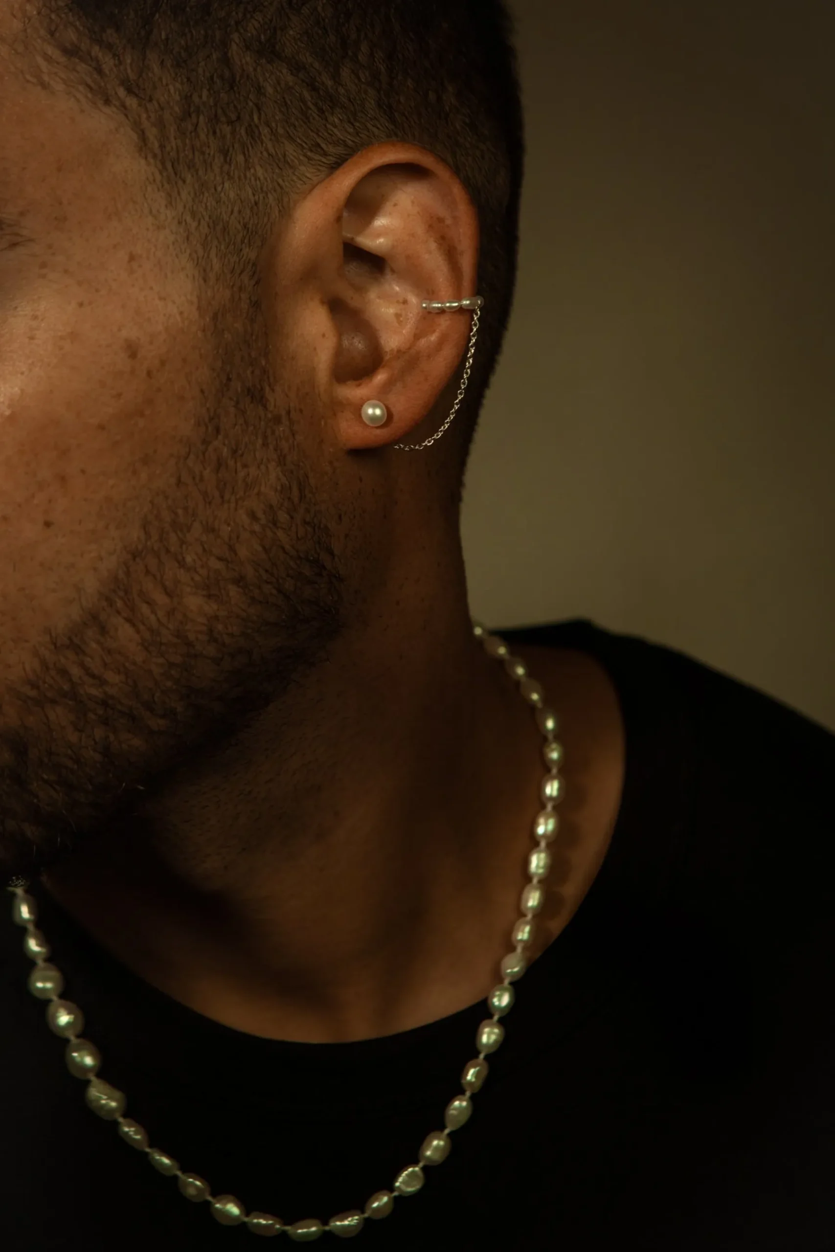 ear_cuff_with_chain_3.webp SarahBijoux Ear Cuff With Chain