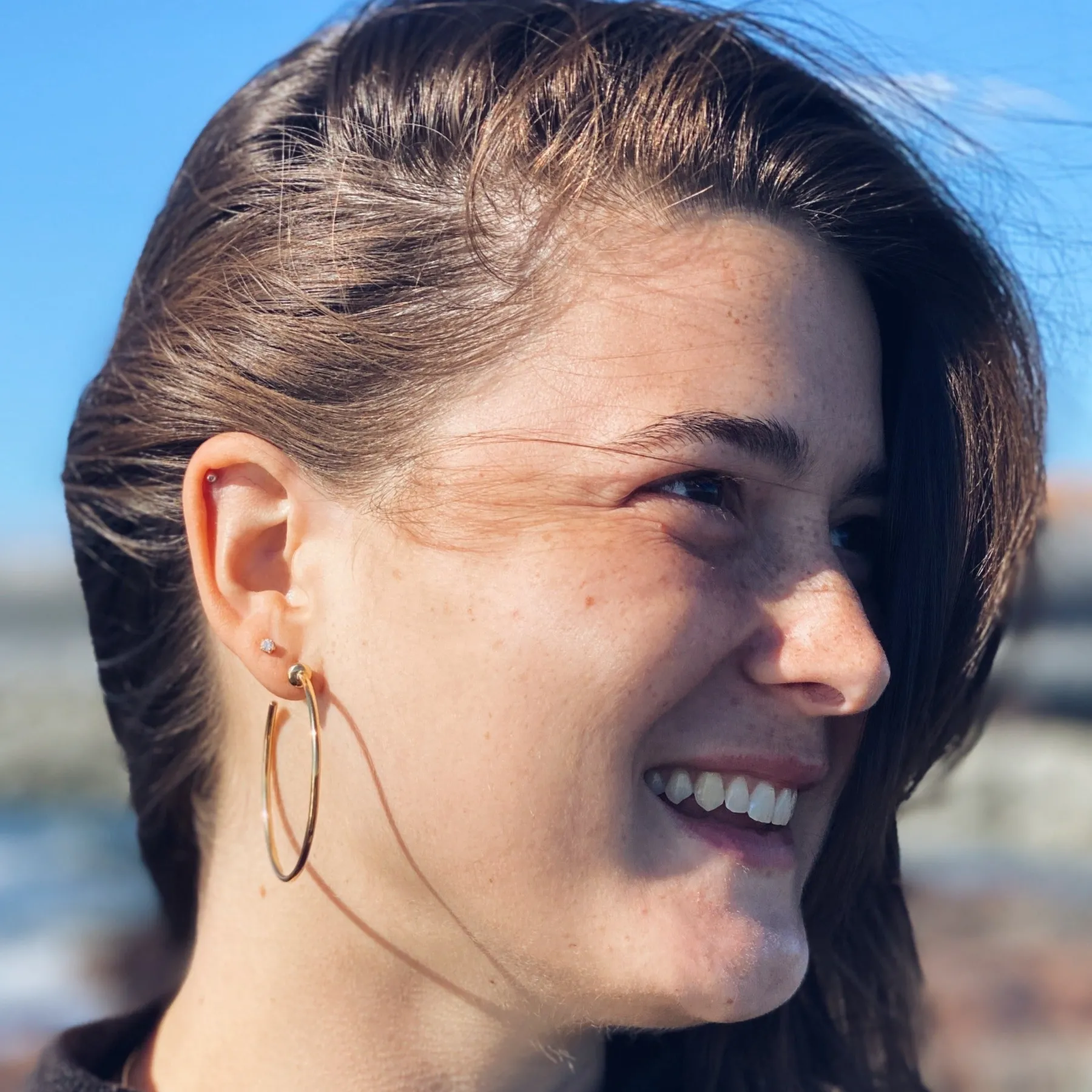 emi_gold_vermeil_hoops_1.webp SarahBijoux Emi Gold Vermeil Hoops