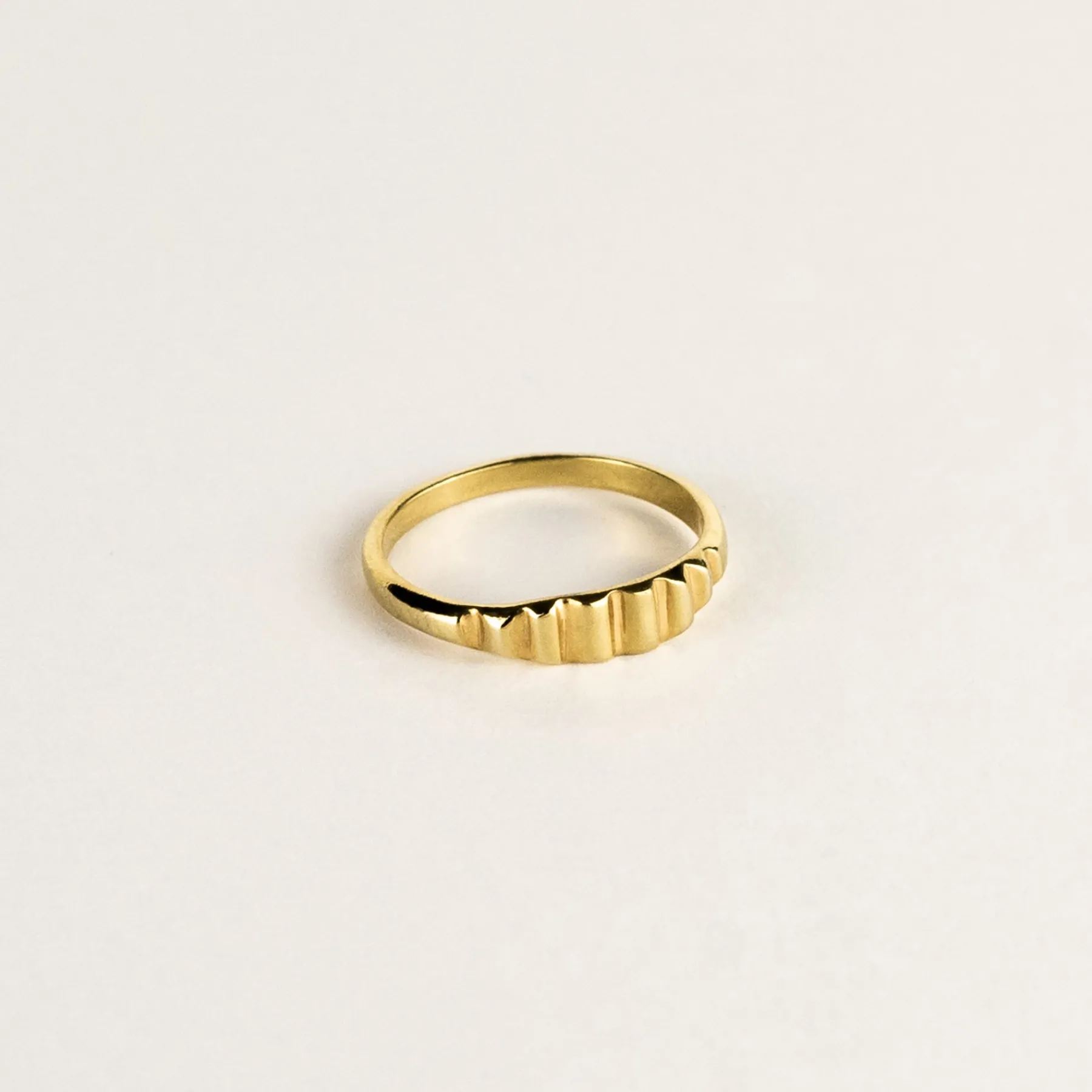 flow_gold_ring_0.webp SarahBijoux Flow gold ring