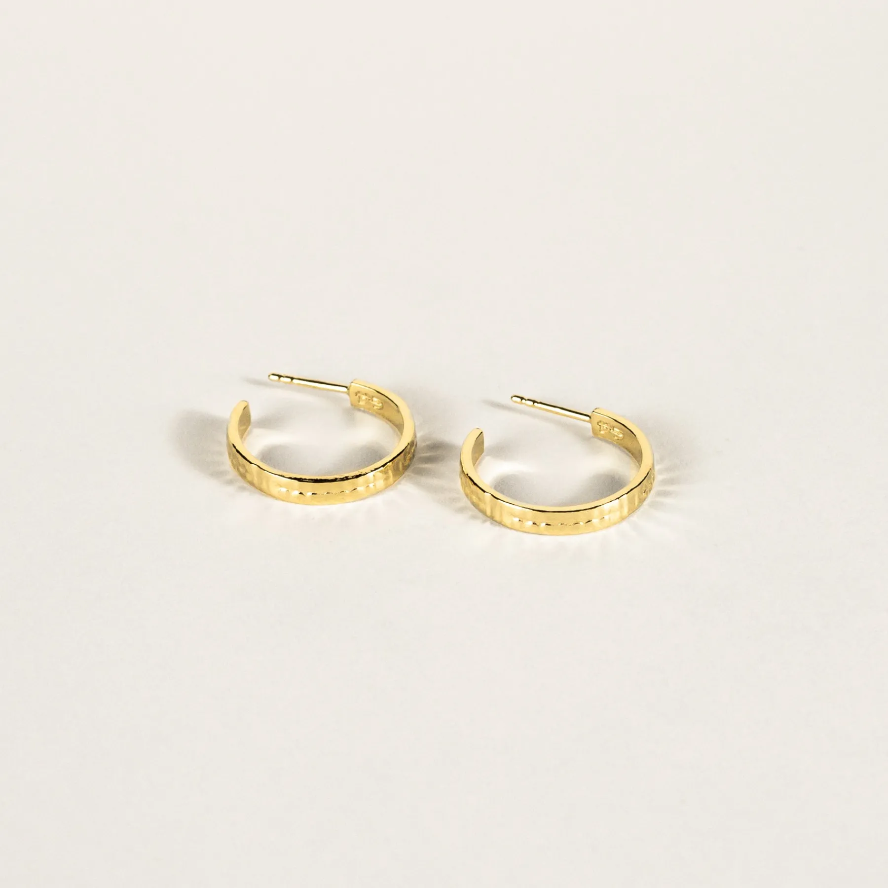 fossil_gold_vermeil_hoops_0.webp SarahBijoux Fossil Gold vermeil Hoops