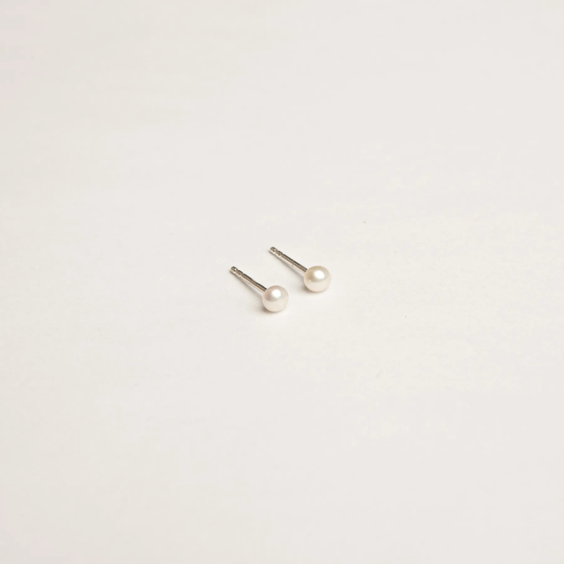 mini_pearl_studs_0.webp SarahBijoux Mini Pearl Studs