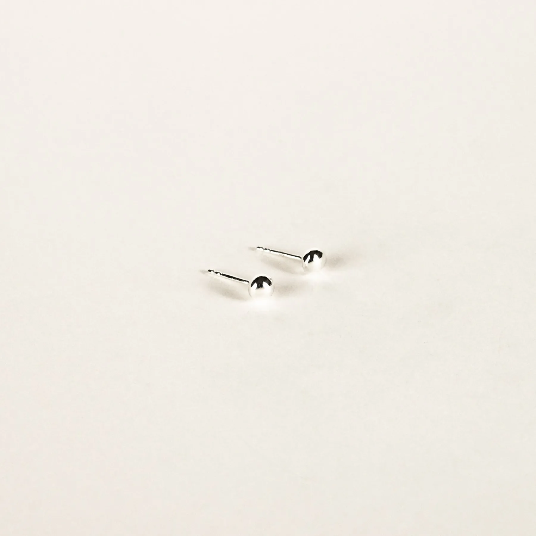 nugget_studs_0.webp SarahBijoux Nugget Studs