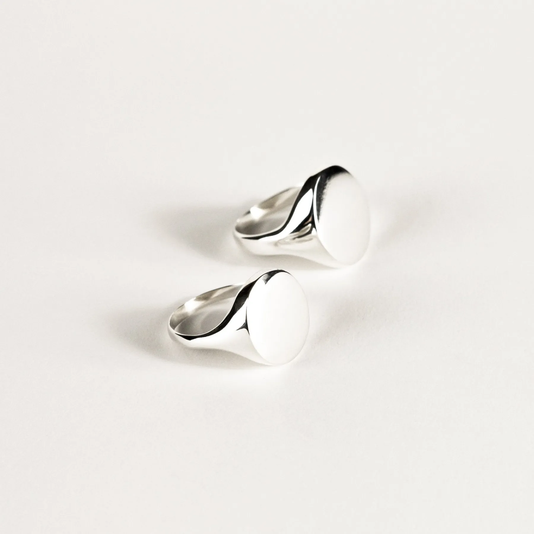 oval_ring_3.webp SarahBijoux Oval ring