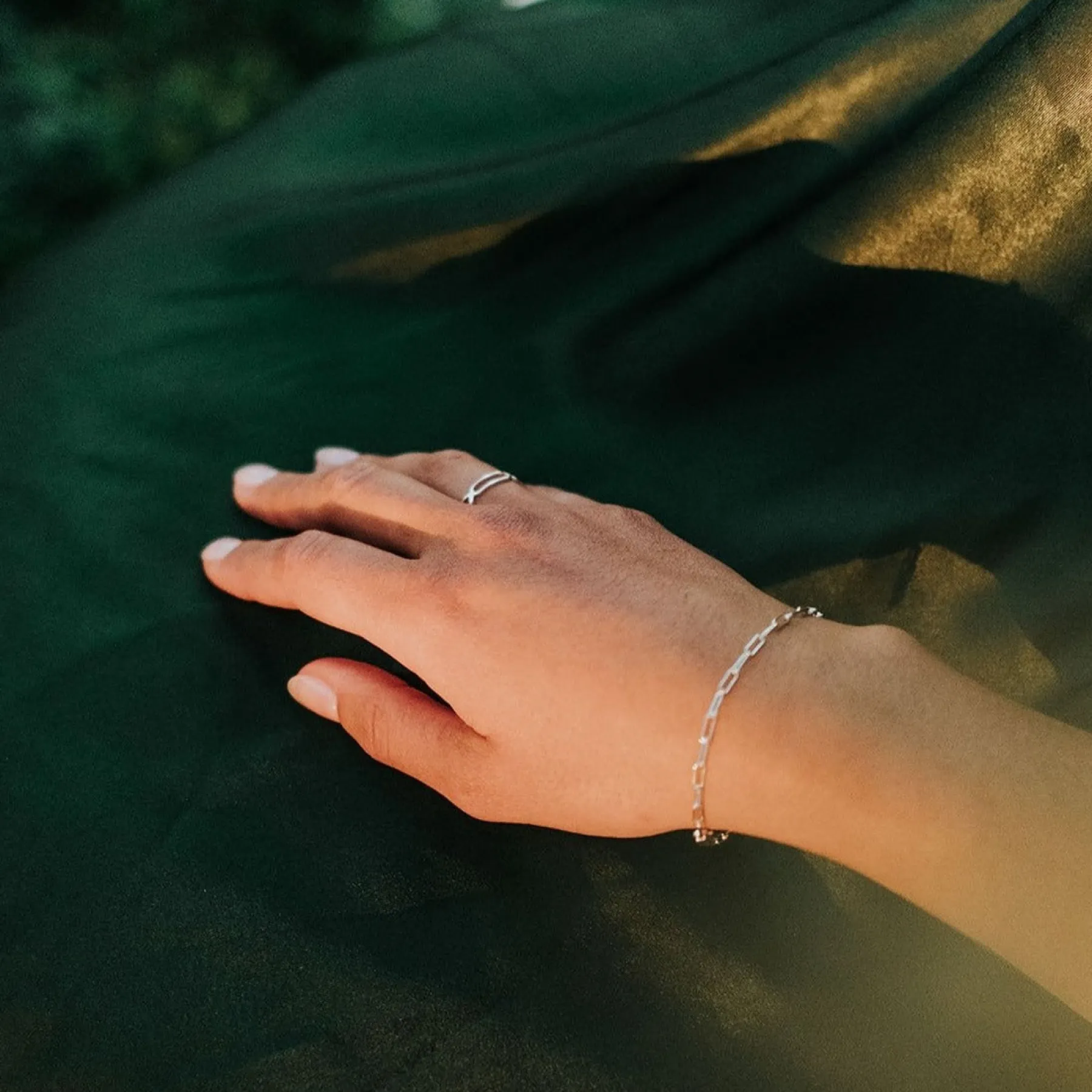 paper_clip_bracelet_1.webp SarahBijoux Paper Clip Bracelet