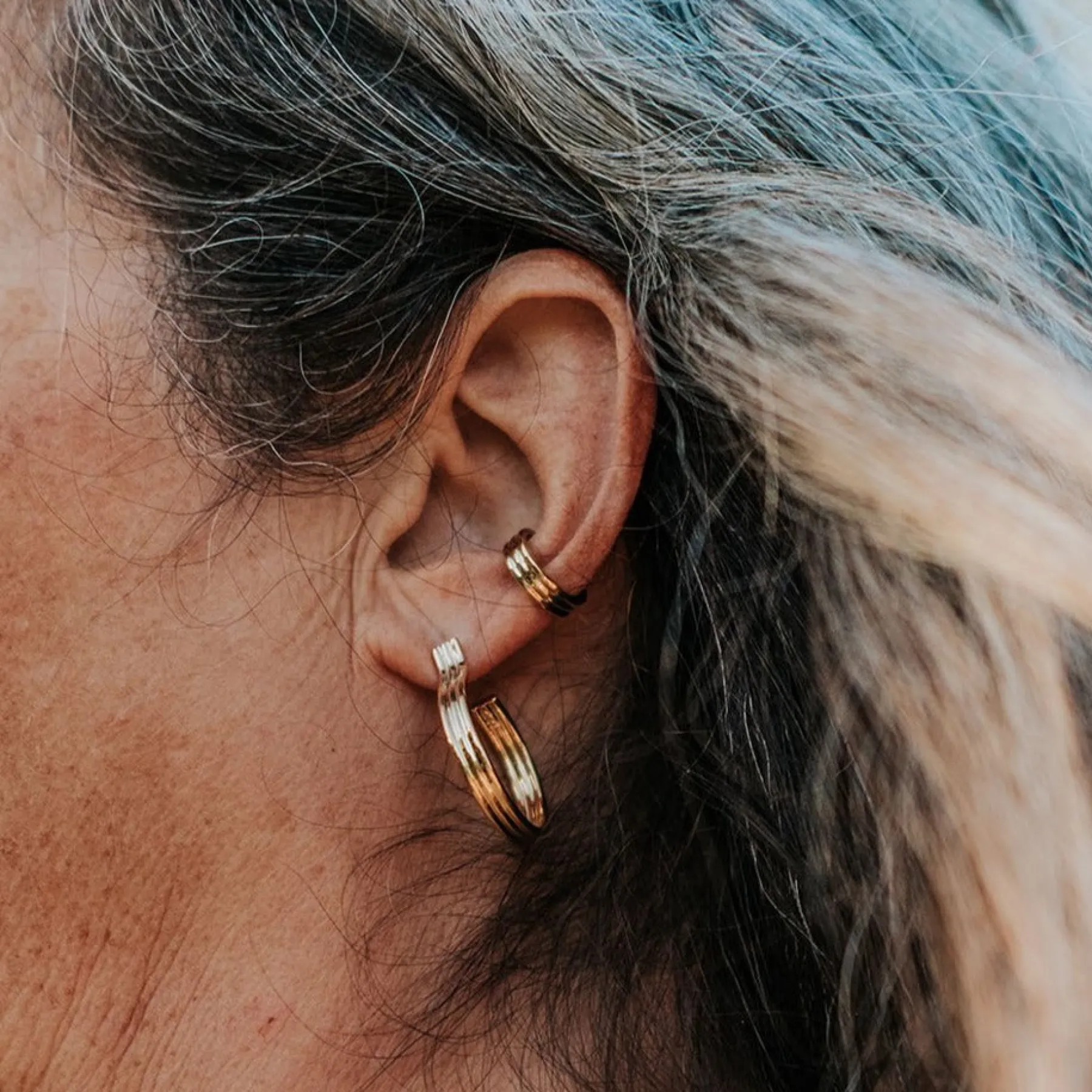 paper_clip_gold_vermeil_ear_cuff_2.webp SarahBijoux Paper Clip Gold Vermeil Ear Cuff