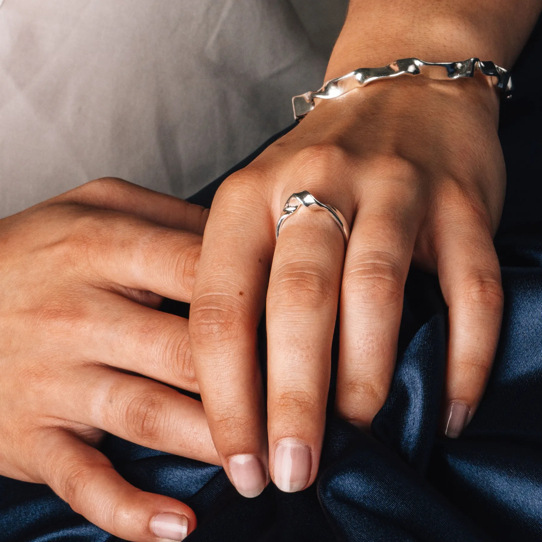 ribbon_ring_1.webp SarahBijoux Ribbon Ring
