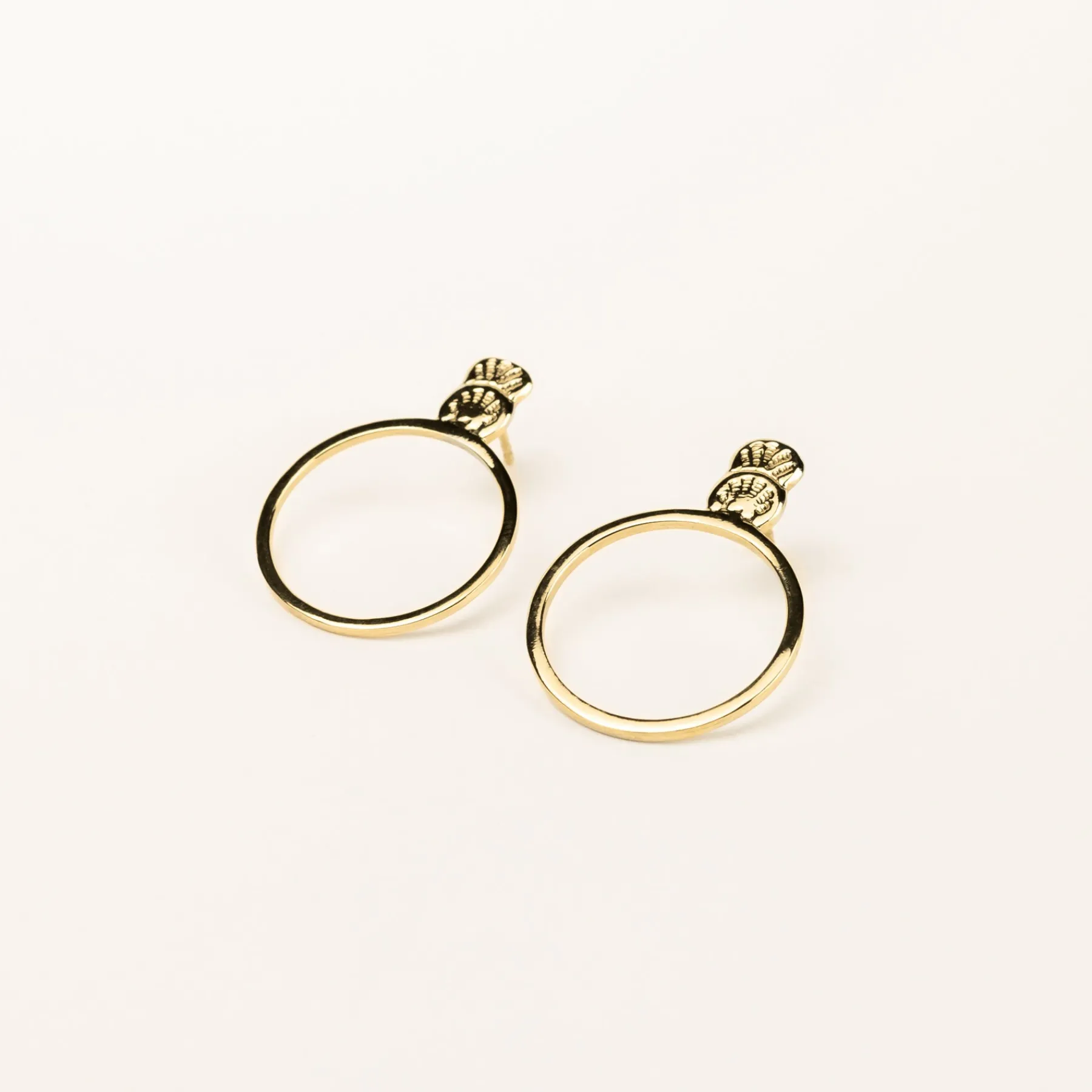 small_shell_gold_vermeil_hoops_0.webp SarahBijoux Small Shell Gold Vermeil Hoops