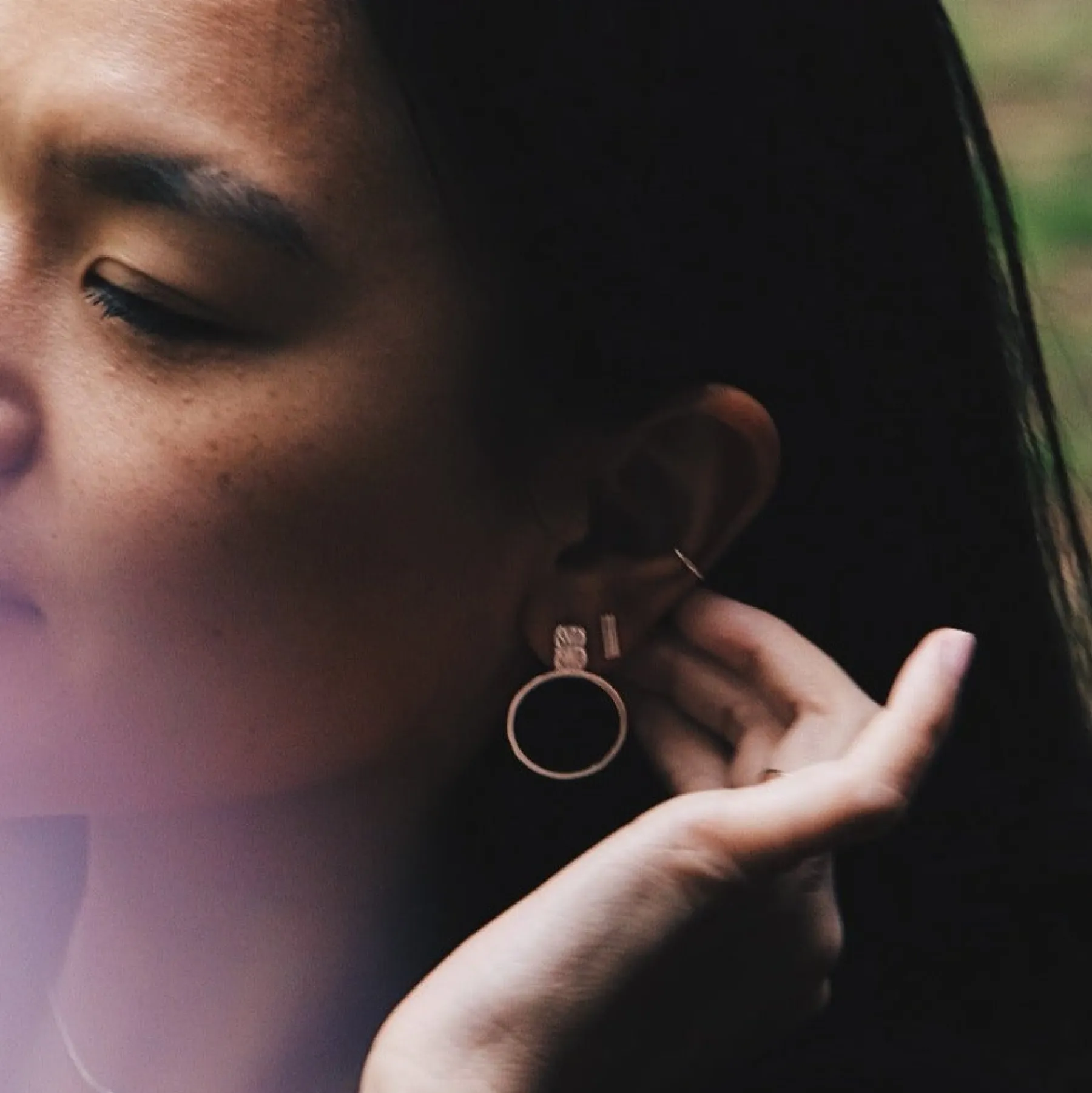 small_shell_gold_vermeil_hoops_1.webp SarahBijoux Small Shell Gold Vermeil Hoops