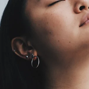 SarahBijoux Small Shell Hoops