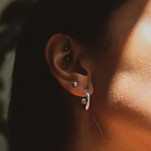 SarahBijoux Small Square Half Round Hoops