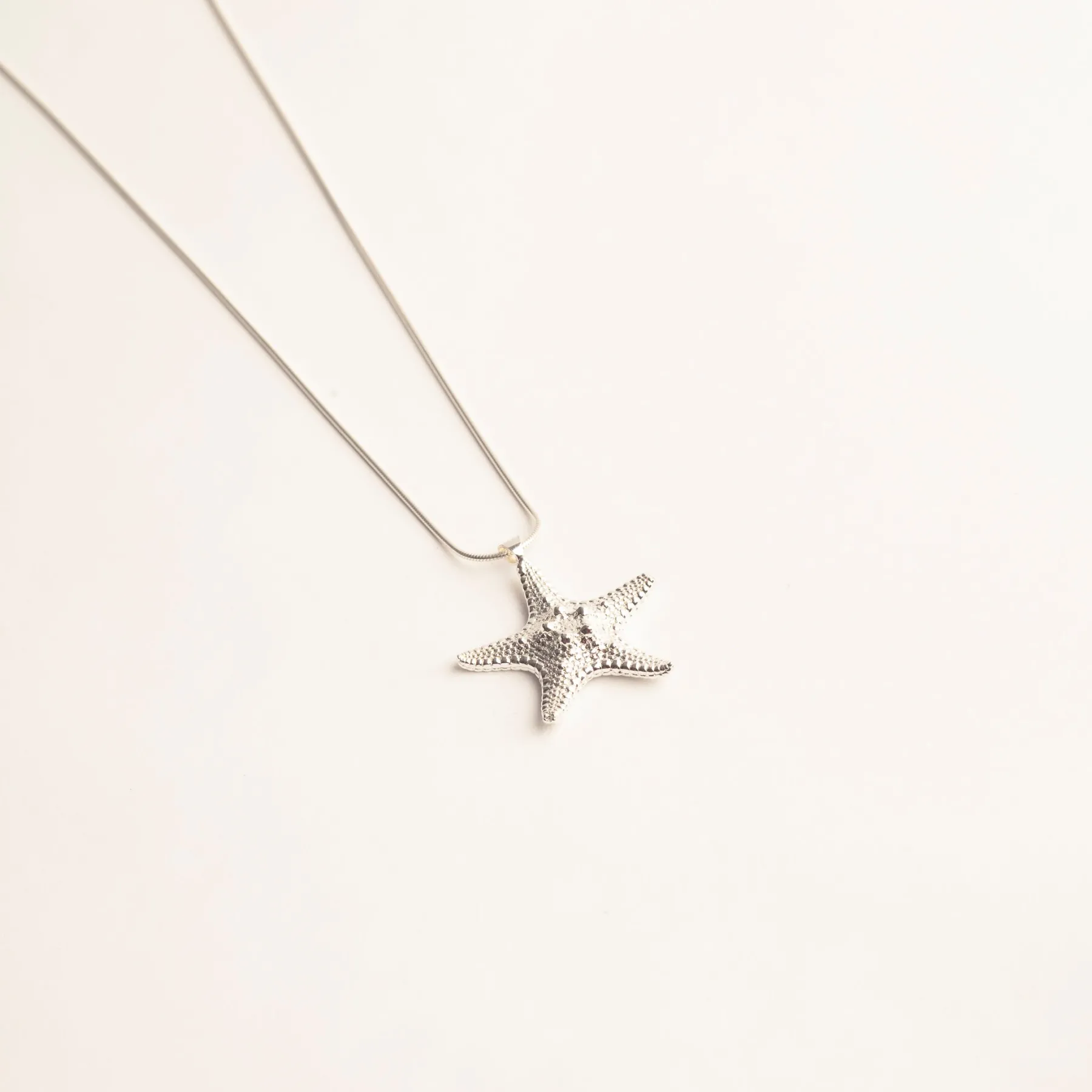 starfish_necklace_0.webp SarahBijoux Starfish Necklace